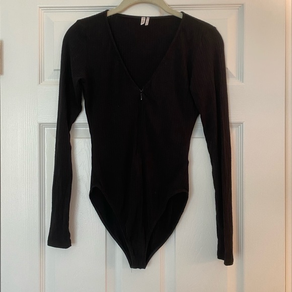 Urban Outfitters Out From Under zip up ribbed black bodysuit. Size Small. - Picture 2 of 7